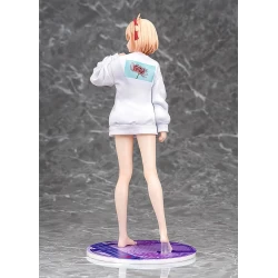 Lycoris Recoil figurine Chisato Nishikigi: Oversized Sweatshirt Ver. Phat!