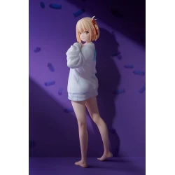 Lycoris Recoil figurine Chisato Nishikigi: Oversized Sweatshirt Ver. Phat!