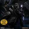 Alien figurine Mezco Toys