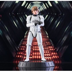 Star Wars Episode IV statuette Milestones Luke Skywalker (Stormtrooper Disguise) Previews Exclusive Gentle Giant