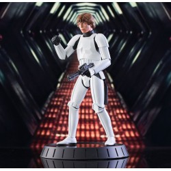 Star Wars Episode IV statuette Milestones Luke Skywalker (Stormtrooper Disguise) Previews Exclusive Gentle Giant