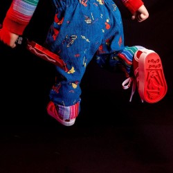 Chucky, la poupée de sang poupée Plush Body Chucky Ultimate Doll Trick Or Treat Studios