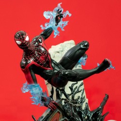 Marvel's Spider-Man 2 Marvel Gallery Deluxe diorama Miles Morales (Gamerverse) Diamond Select